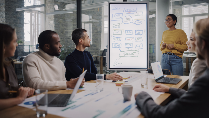 Agile ili Waterfall: Koji je pravi pristup za vaš tim?